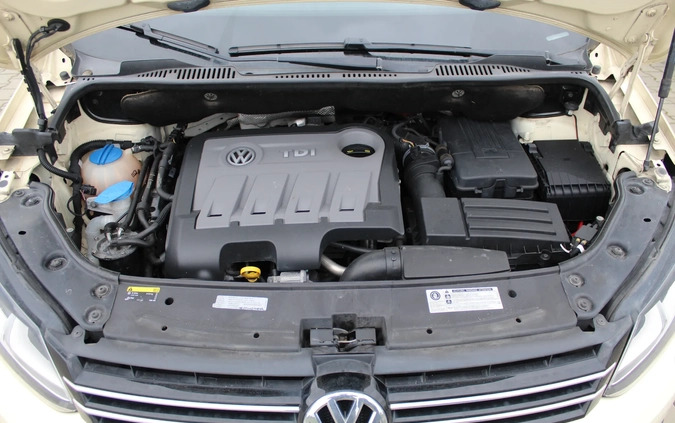 Volkswagen Touran cena 25700 przebieg: 455600, rok produkcji 2016 z Orzesze małe 211